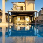 Vista Al Mar Villa *