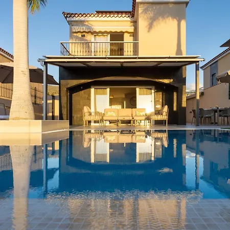 Vista Al Mar Villa *